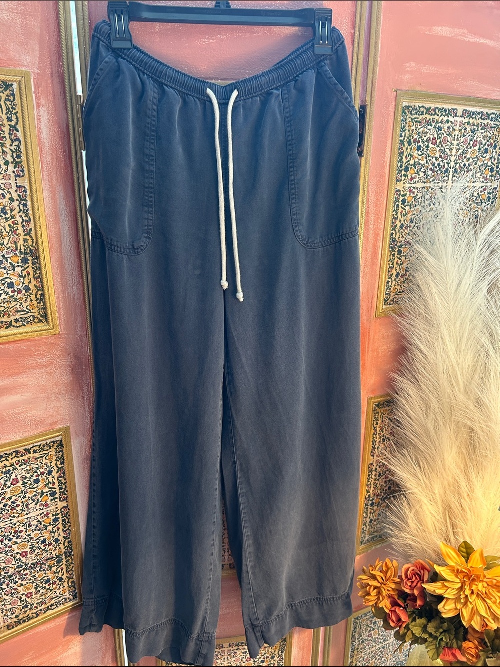 Joie 100% Lyocell Navy Drawstring Wide-Leg Joggers with White Cord